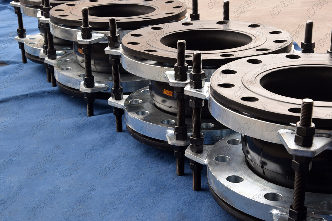 PN4.0MPa大翻邊限位裝置<a href=http://www.qhweisheng.com/xjjt/ target=_blank class=infotextkey>橡膠軟接頭</a>